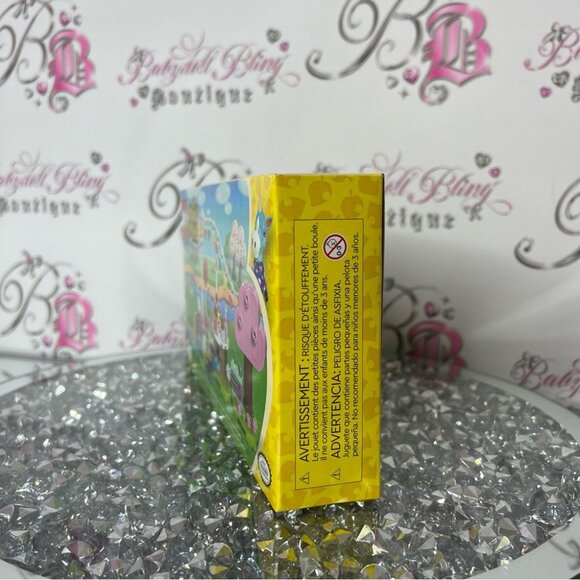 LEGO Animal Crossing build set party tea party Customizable Playset - Yellow - Picture 5 of 7